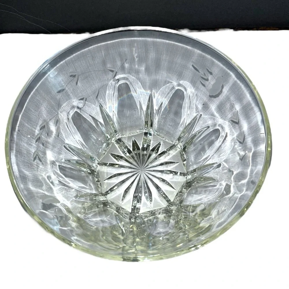 EUC Princess house heritage pattern 9 3/4 X 5 1/2”
